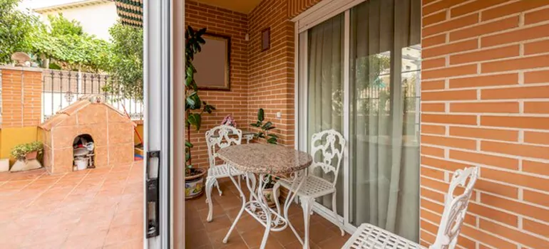 Adding Porch Enclosures To Your Home in Bracebridge, ON