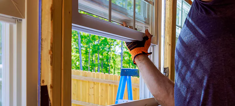 >Bay Window Curtain Rail Track in Bracebridge, ON